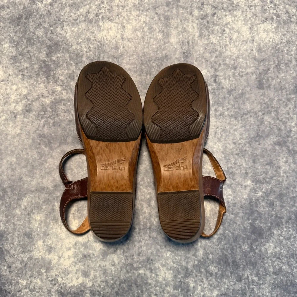 Dansko Sissy Brown Leather Wedge Sandals Ankle Strap Wood Grain 41 US 10.5 11